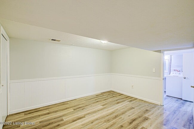 Building Photo - Dellwood Dr.