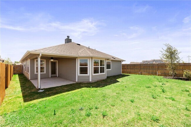 Building Photo - 102 Crooked Trail