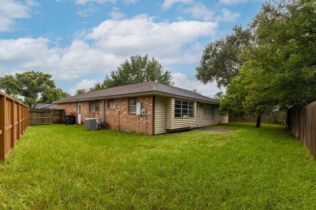 Building Photo - 14110 Eventide Dr