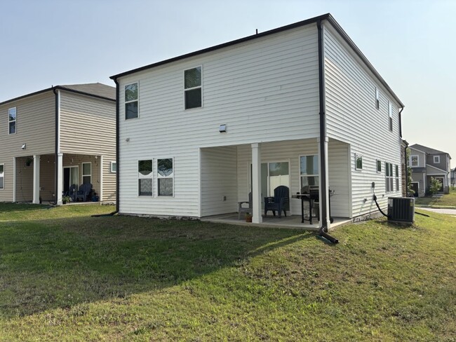 Building Photo - 301 Wilbur Lake Dr