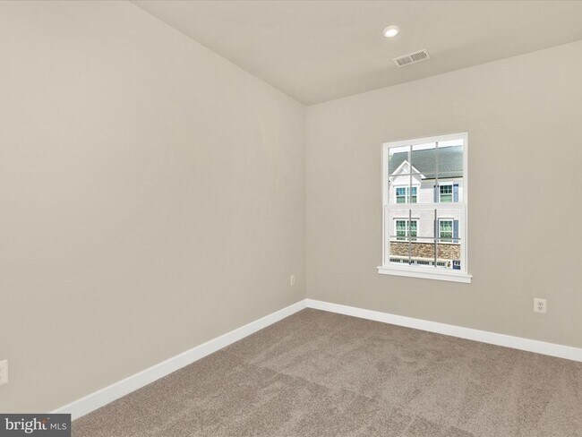 Building Photo - 353 Marquis St