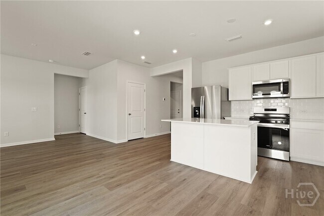 Building Photo - 251 Shade Tree Dr