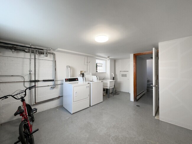 Building Photo - 2728 N 75th Ct
