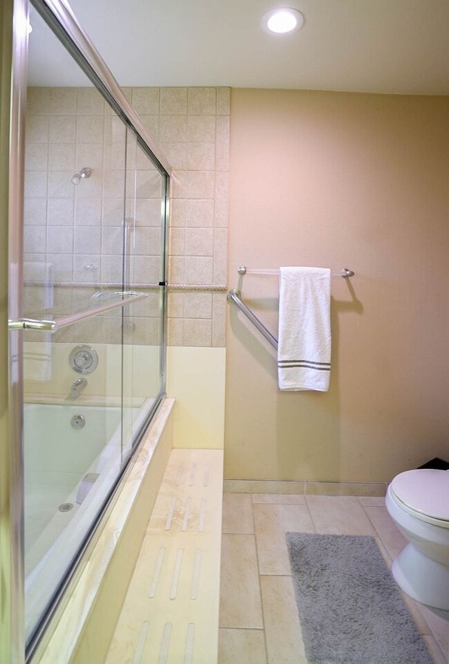 Building Photo - Beautifully Furnished Condo with Mountain ...