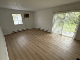 Building Photo - 665 Cherry Hill Dr
