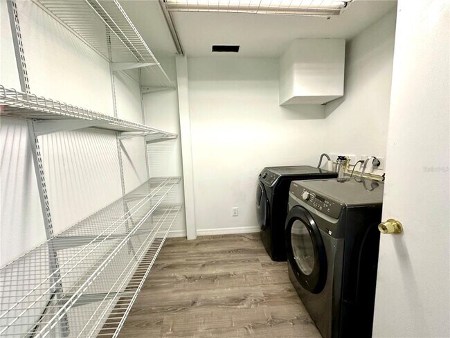 Building Photo - 4395 Hansard Ave