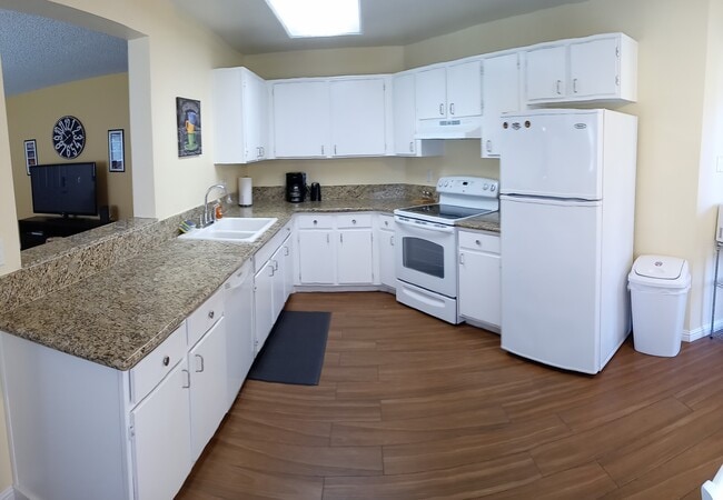 Building Photo - 5151 Pioneer Ave