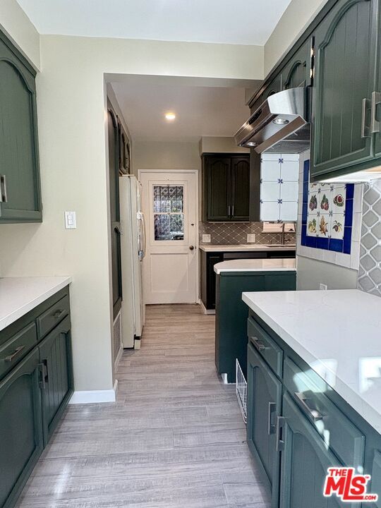 Building Photo - 333 N Detroit St