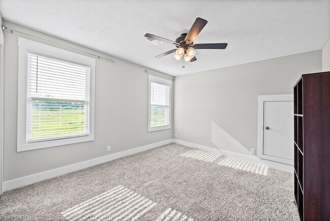 Building Photo - 538 Fieldview Wy
