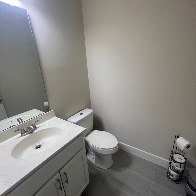 Building Photo - 1622 Prop Dr