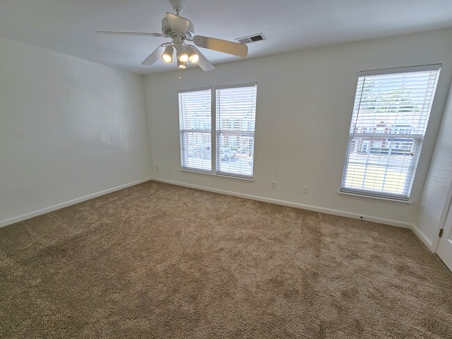 Building Photo - 205 Spring Crossing Cir