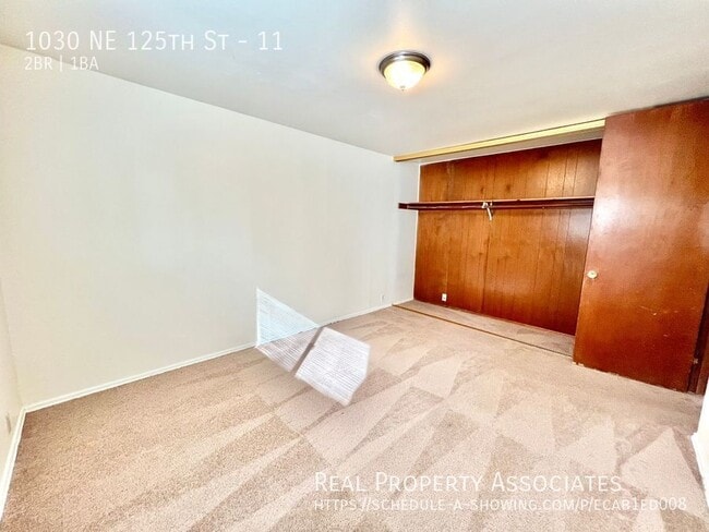 Building Photo - 1030 NE 125th St