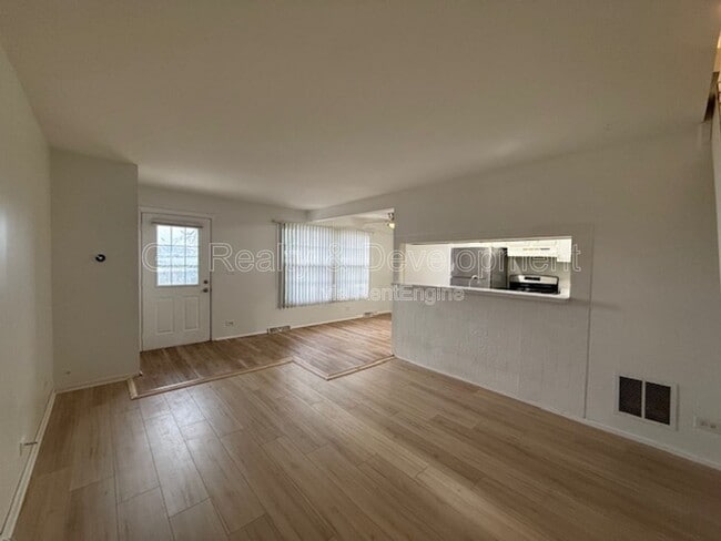 Building Photo - 457 James Ct