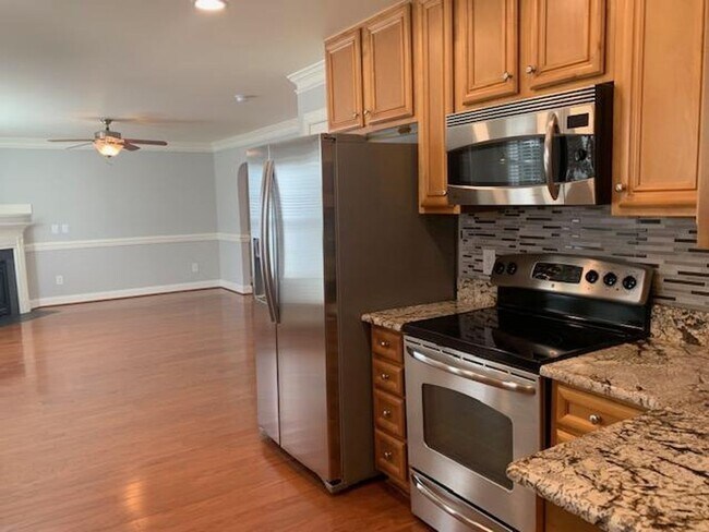 Building Photo - 1205 Dexter Ridge Dr