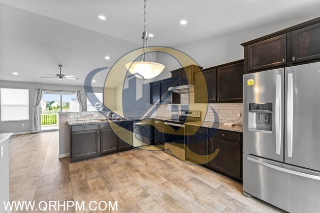 Building Photo - Immaculate Upgraded 3-Bed / 2-Bath Home in...