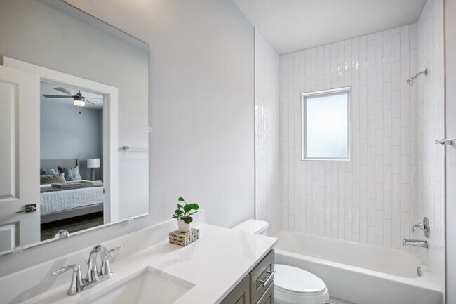 Building Photo - 5783 Spring Stuebner Rd