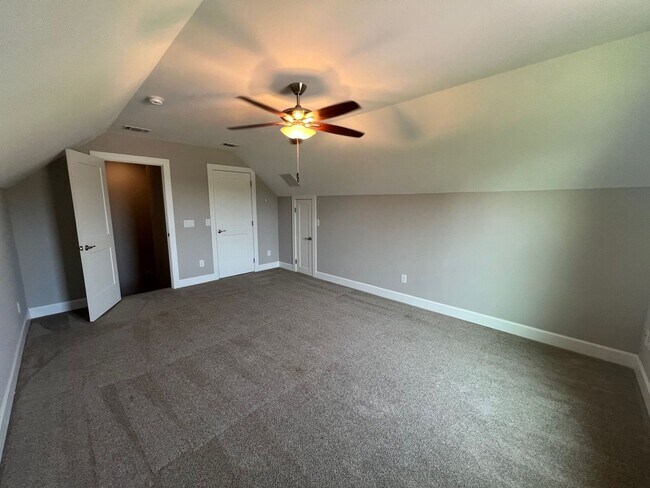 Building Photo - 5148 Sandy Shores Dr