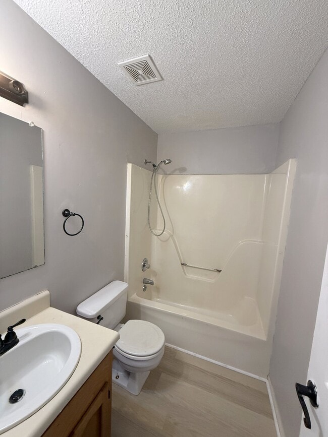 Building Photo - 13001 Virginia Ct