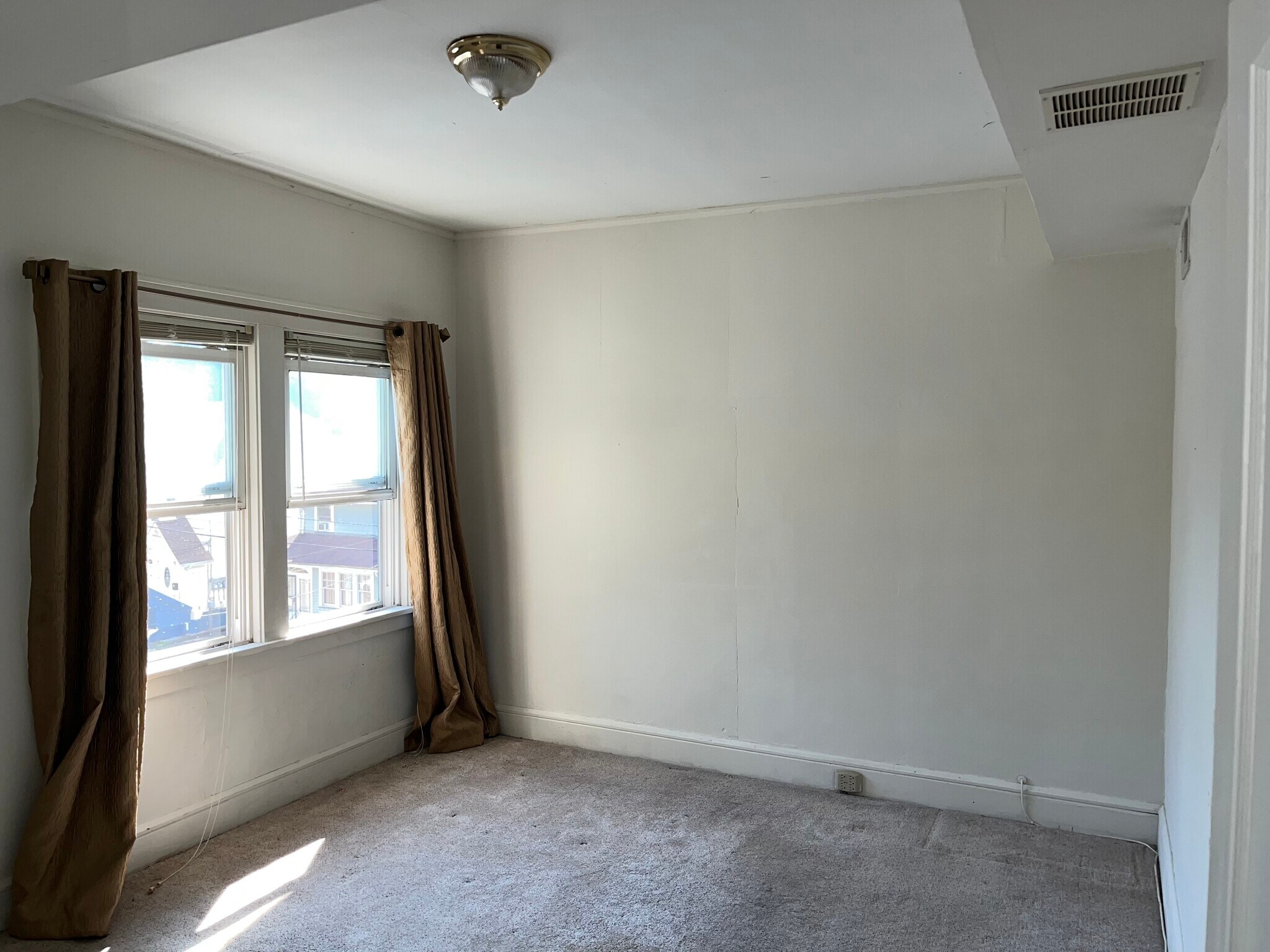 Building Photo - 77 Durand Pl
