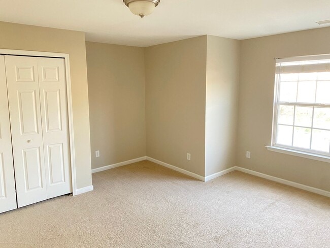 Building Photo - Three Bedroom Townhome In Caldwell Station With primary Bedroom On Main