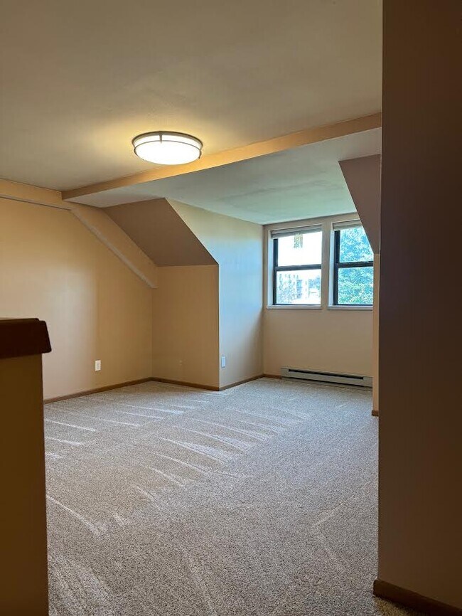 Building Photo - 46 E Jackson St