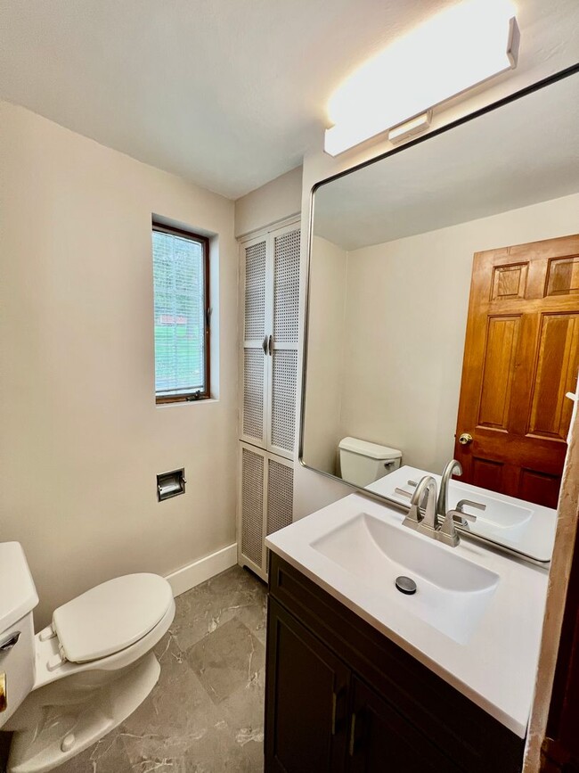 Building Photo - Charming Allison Park 3-bedroom, 1.5-bath ...