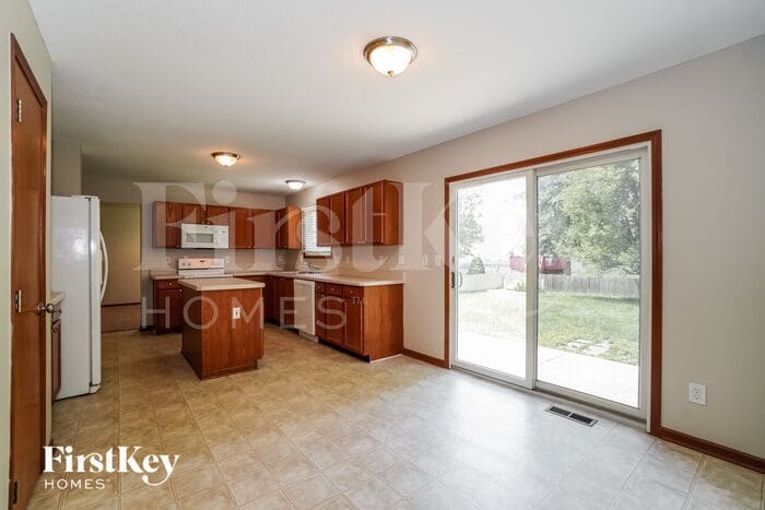 Building Photo - 1547 S Hunters Dr