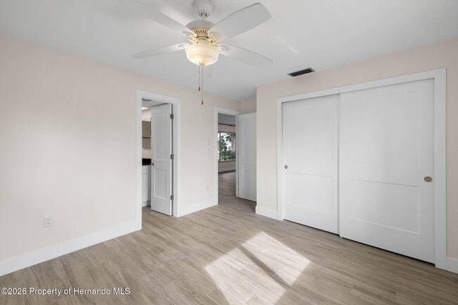 Building Photo - 3476 Gulfview Dr