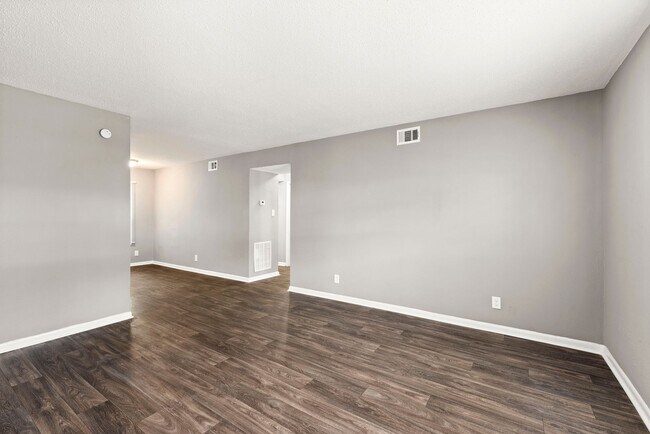 Building Photo - 2 Bedroom Availability