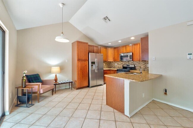 Building Photo - 1411 Gracy Farms Ln