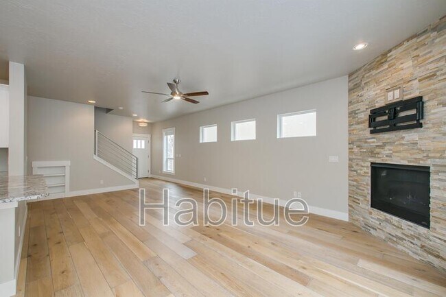 Building Photo - 2248 W Hill Terrace Ln