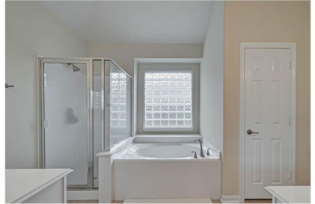 Building Photo - 2203 Winchester Lake