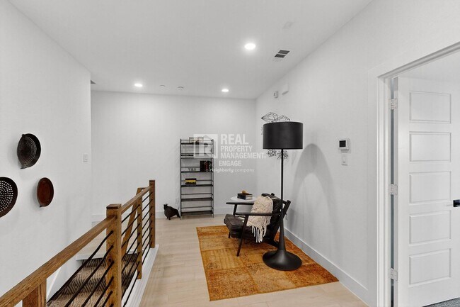 Building Photo - 1077 Maverick Dr
