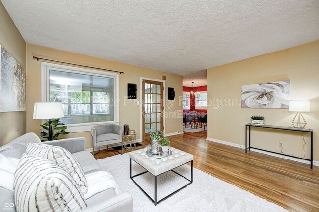 Building Photo - 6115 Indianola Ave