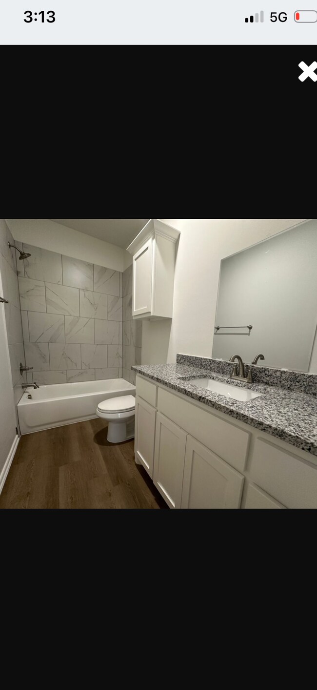 Building Photo - 11518 University Dr