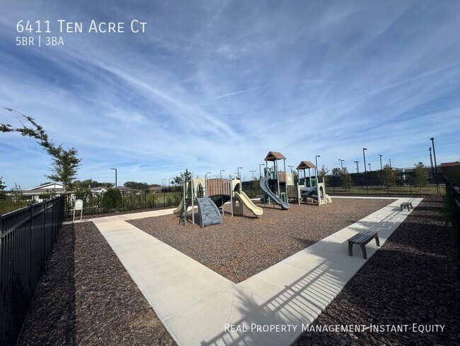 Building Photo - 6411 Ten Acre Ct