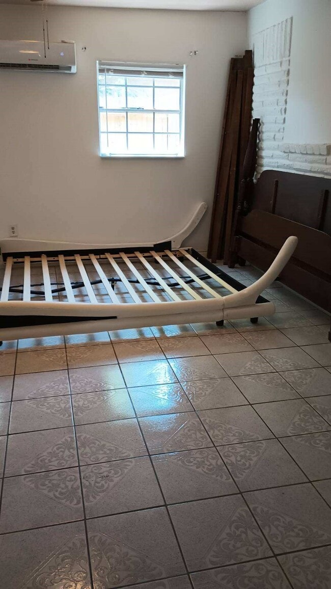 Building Photo - 342 Casa Grande Dr