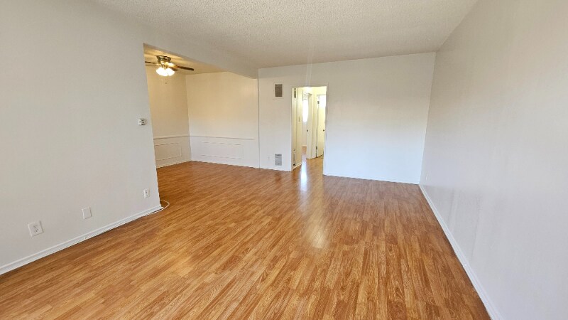 Building Photo - 3945 Stevely Ave