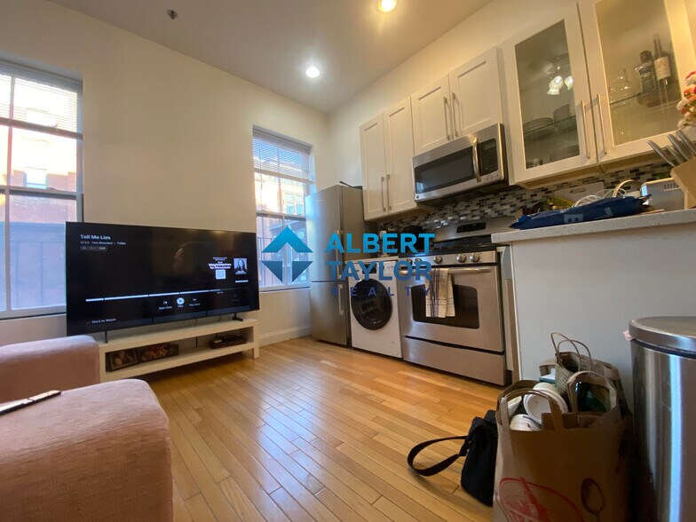 Building Photo - 243 Northampton St