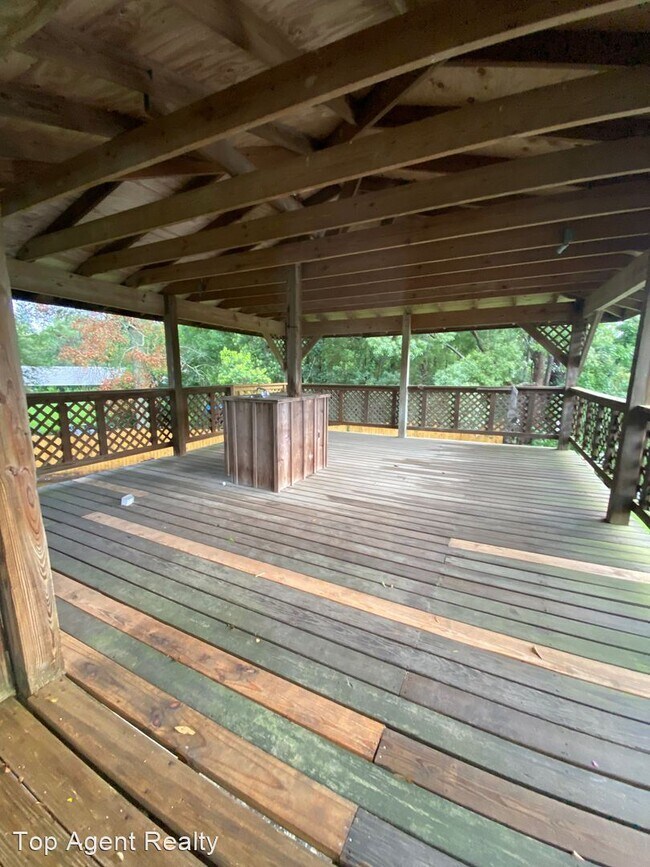 Building Photo - 3 br, 2 bath House - 2021 Bayou Lane