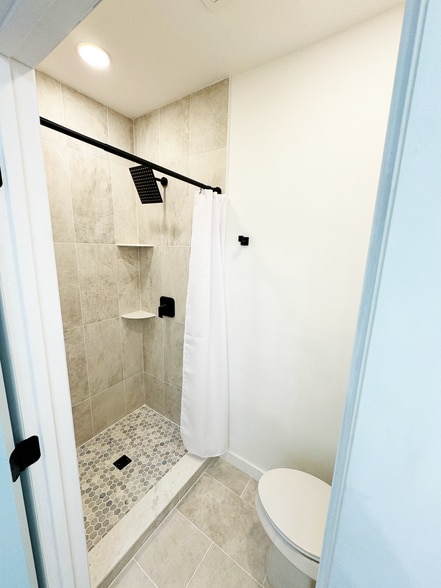 Building Photo - 111 N Cirus Ave