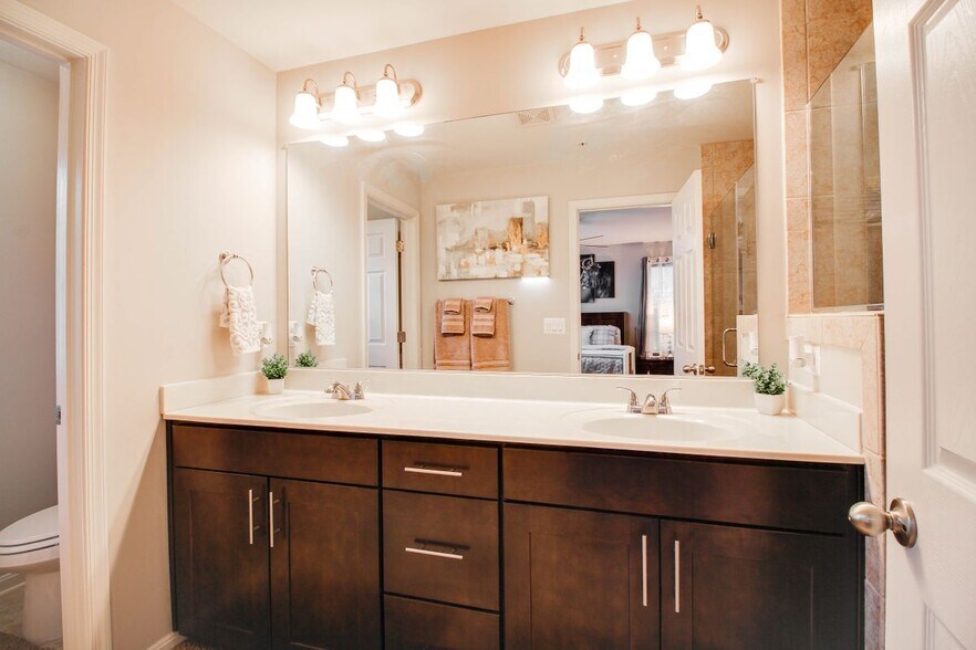 Building Photo - 7298 Elkridge Crossing Way