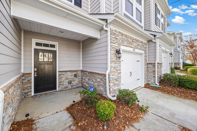 Building Photo - Lake Wylie Townhome with amazing amenities!
