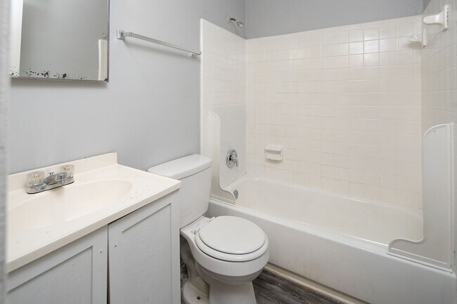 Building Photo - Spacious, affordable two bedroom townhouse in a great location in Charlotte!