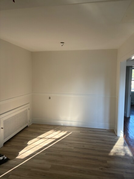 Building Photo - 1308 Pleasant St