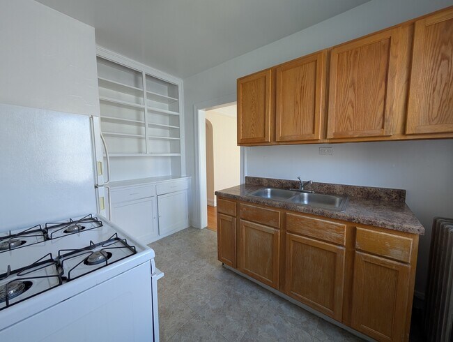 Building Photo - 2948 N Albany Ave