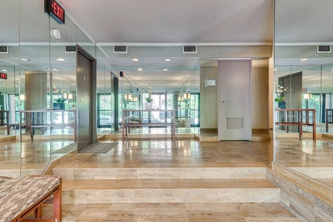 Building Photo - Beautiful One Bedroom in the Heart of Foggy Bottom| Water and Gas Included!