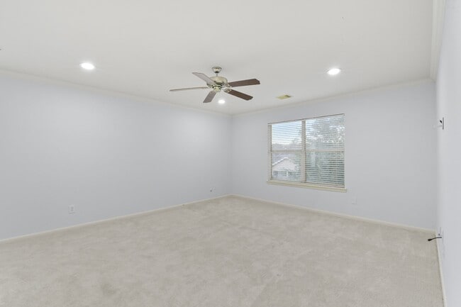 Building Photo - 15811 Vinemoss Ln