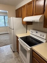 Building Photo - 655 Talcottville Rd