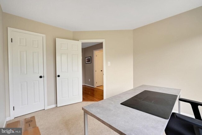 Building Photo - 10159 Castlewood Ln